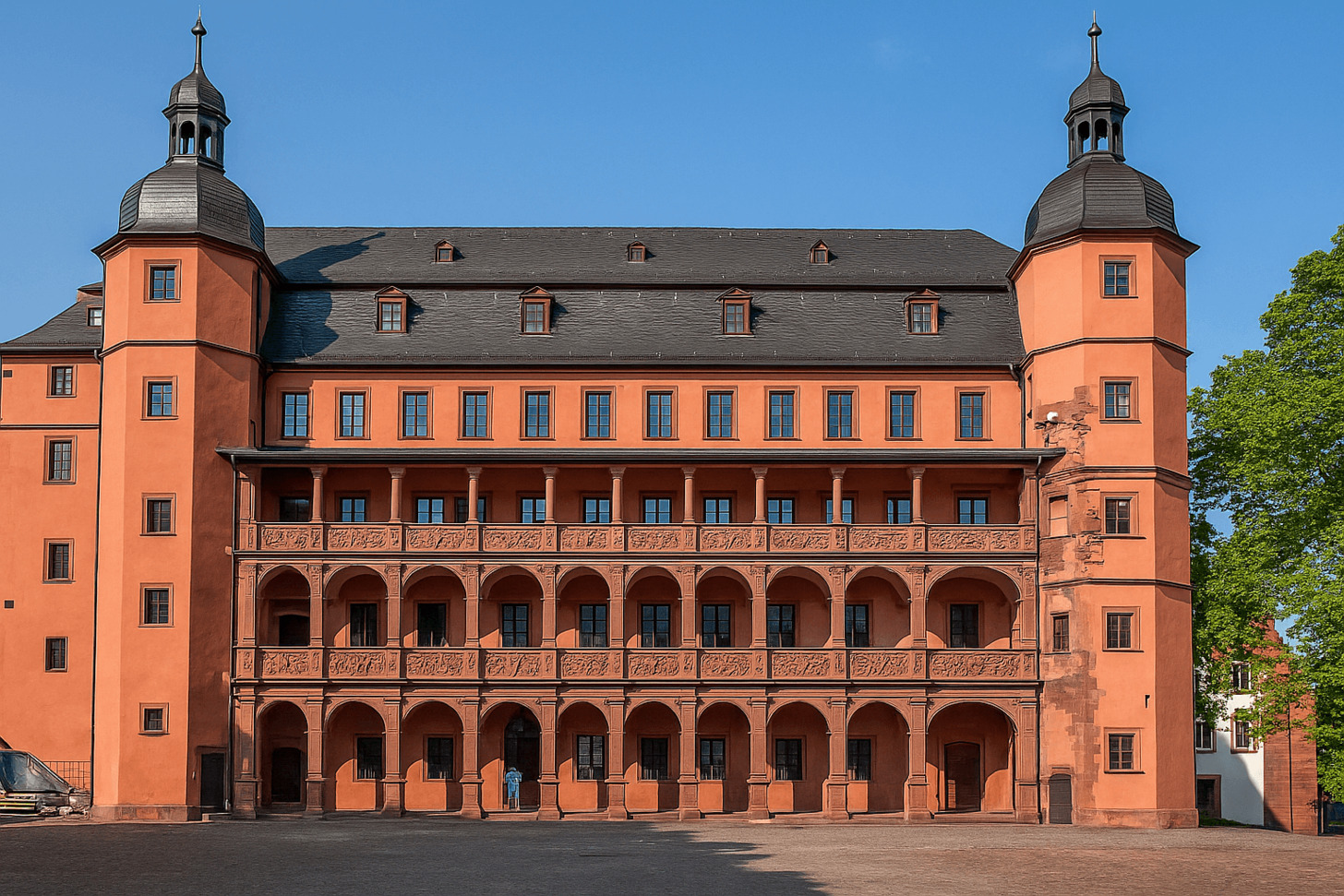 Isenburger Schloss besuchen: Renaissancebau im Herzen von Offenbach